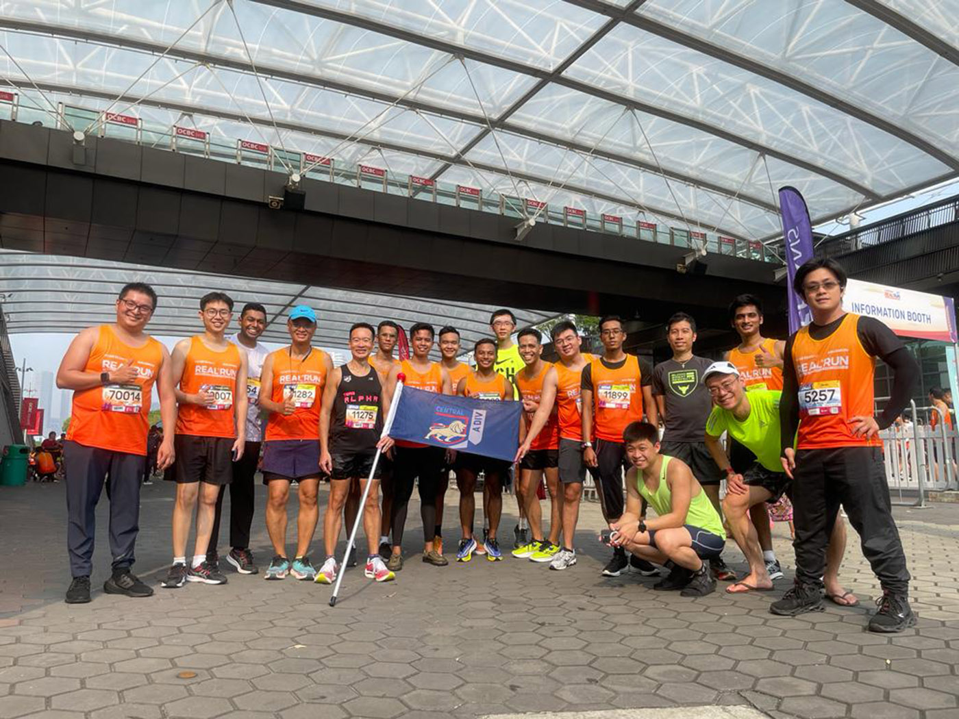 DAC (NS) Lok Weng Hoe (fourth from left) at the Real Run 2023.