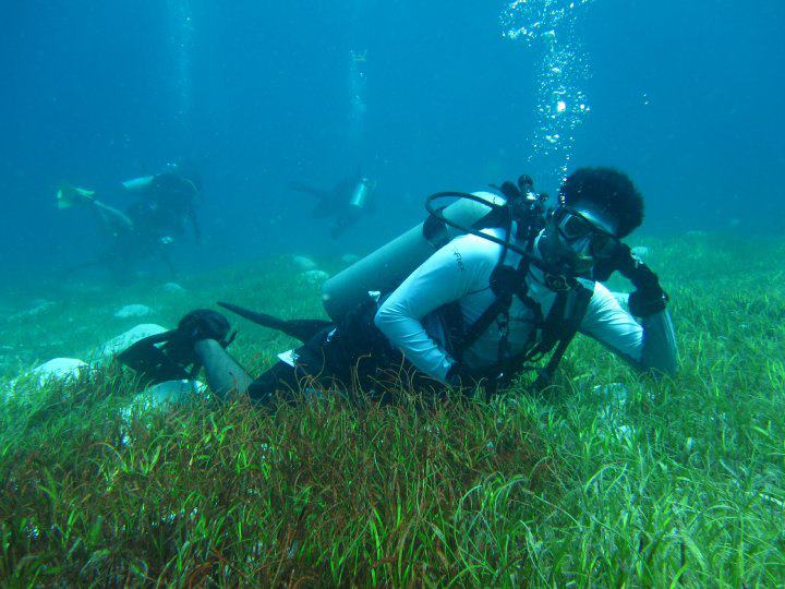 Throwback to Jahan’s 2011 dive in Bohol, where he looked perfectly at home among the seagrass.