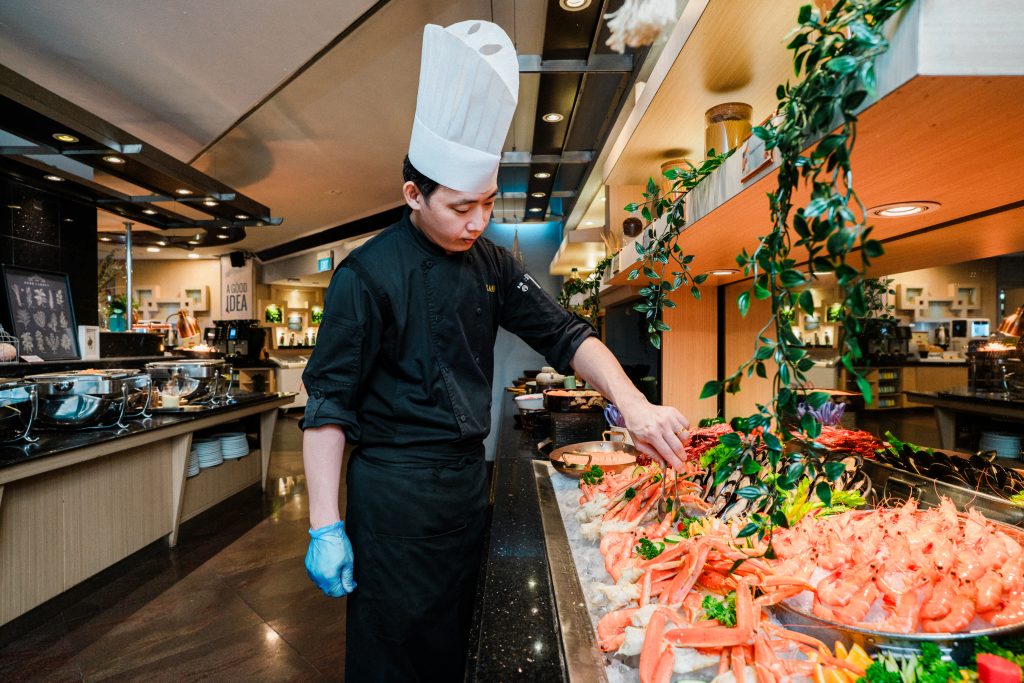 Tiffany Cafe & Restaurant- Furama Hotel Singapore Tiffany New 2